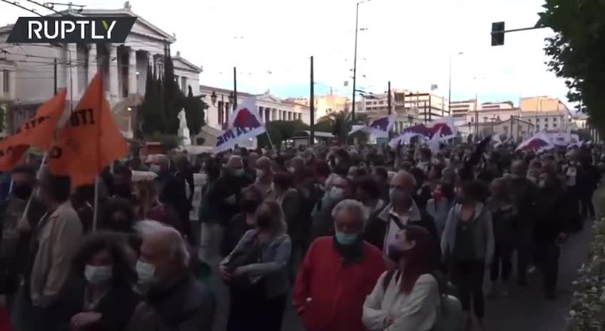 💣 - CIVIL UNREST: Hundreds of school teachers and students