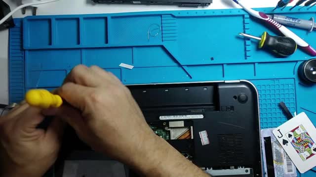 Display/camera flat cable replacement Laptop Dell Inspiron 5420