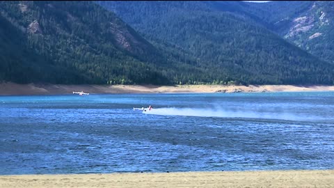 Wildfire Water plane filling up