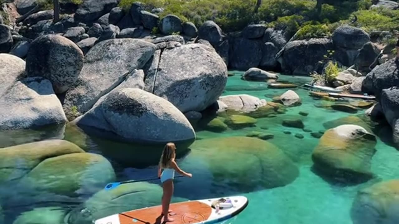 paddling on crystal glass ✨ 📸