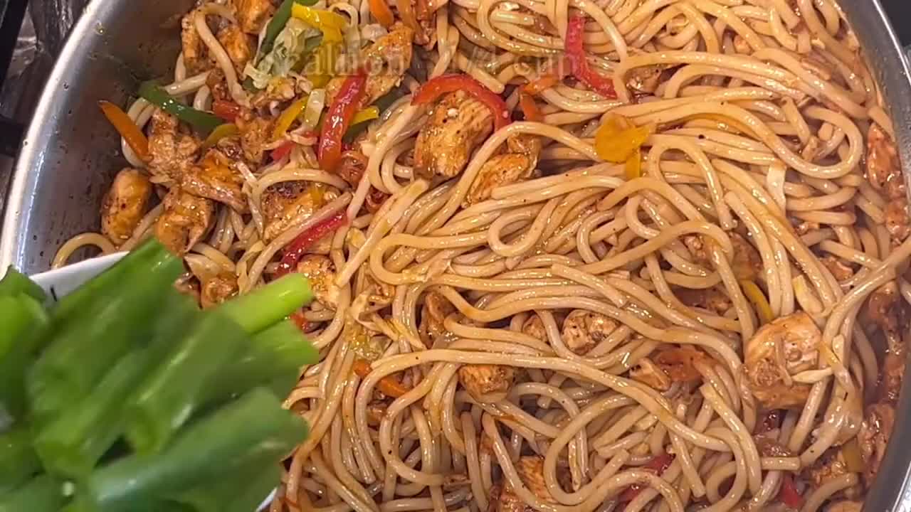 Chow mein recipe - Best stir fry chicken noodle recipe 🍝