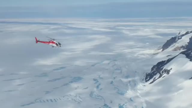 Helicopter flight in Antarctica 🚁🇦🇶 Cape Hallett