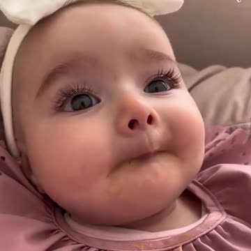 Mornings with her are always the cutest! 👶