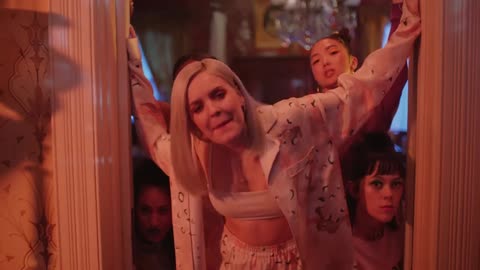 Marshmello&anne.marie friend music video