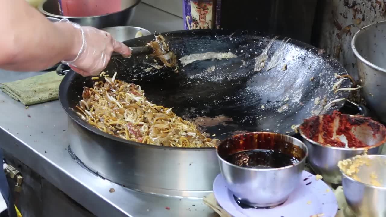 SINGAPORE HAWKER FOOD | Master Chef MUST WATCH | KOVAN 209 MARKET & FOOD CENTRE