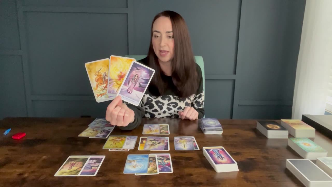 Taurus - time to decide! #tarot #tarotreading #taurus