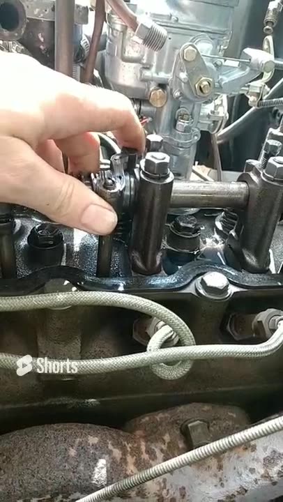 F-134 Jeep Intake Valve Lash_ PRETTY SURE it Ain't Supposed to Look Like That!