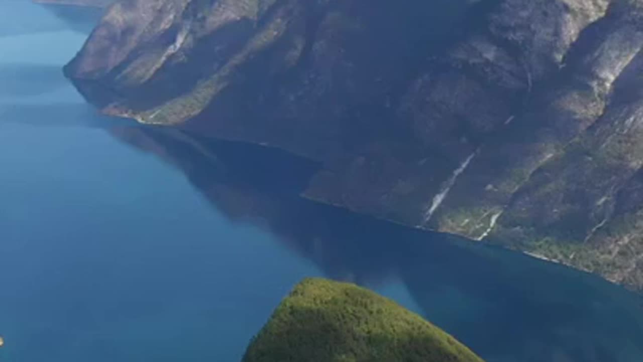 Relaxation Film with Peaceful Relaxing Music and Nature
