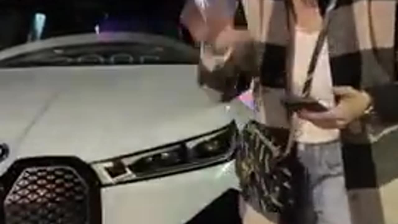 BMW changes colors. Niobium