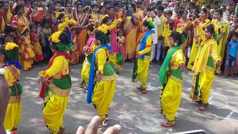 INDIAN BEAUTIFUL ROAD SHOW AT HOLI FASTIBLE