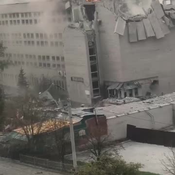 ‼️Kiev trains have stopped - underground to serve as bomb cover.