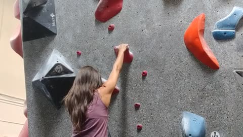 Indoor Bouldering Problem #boulderimg