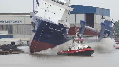 Ship Launch | 10 Awesome Waves, FAILS and CLOSE CALLS9