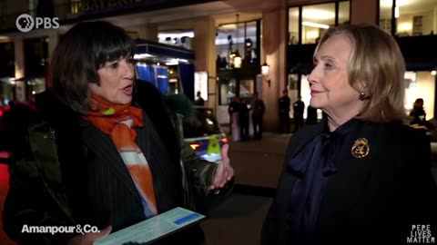 Hillary Clinton is now wearing a Ukraine pin at a globalist meeting