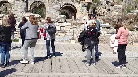 Explorando las Ruinas de Efeso