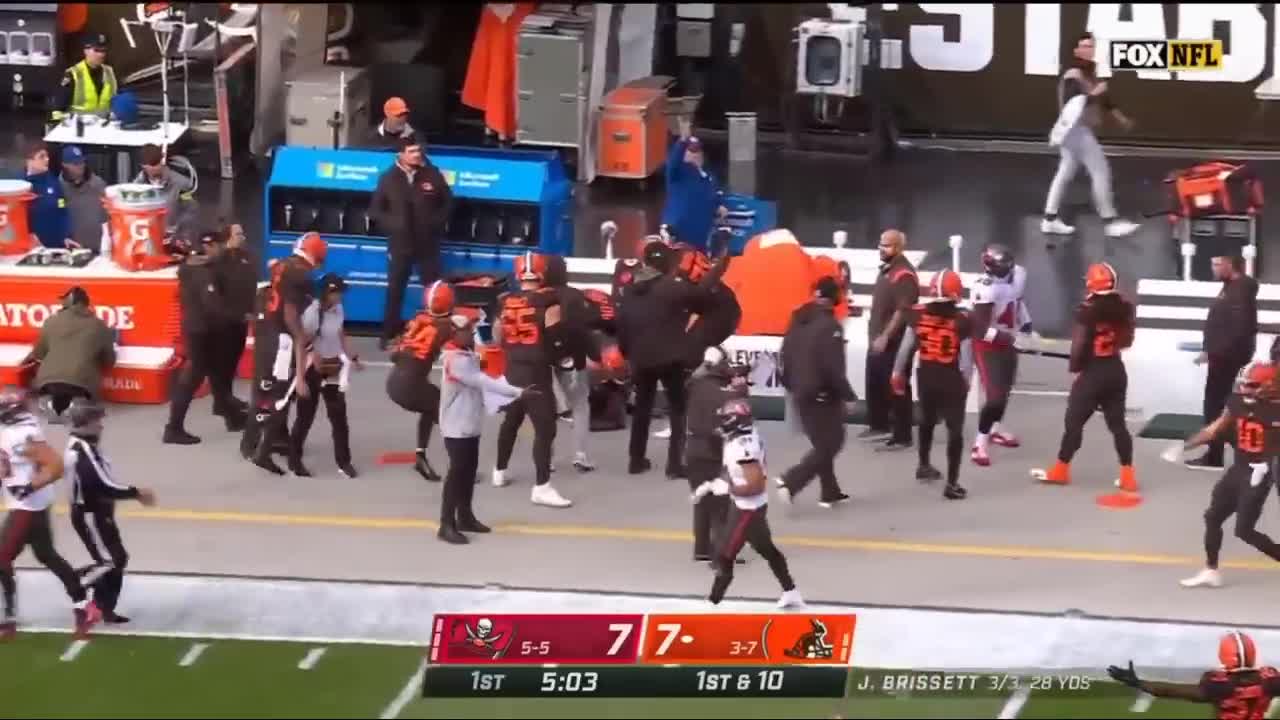 Cleveland Browns vs. Tampa Bay Buccaneers Full Highlights 1st QTR | NFL Week 12, 2022 (1)