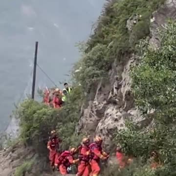 At least 900 evacuated, 7 missing following landslide in western China