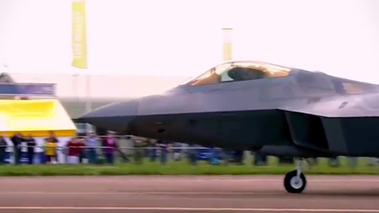 How the F22 flies straight up into the sky