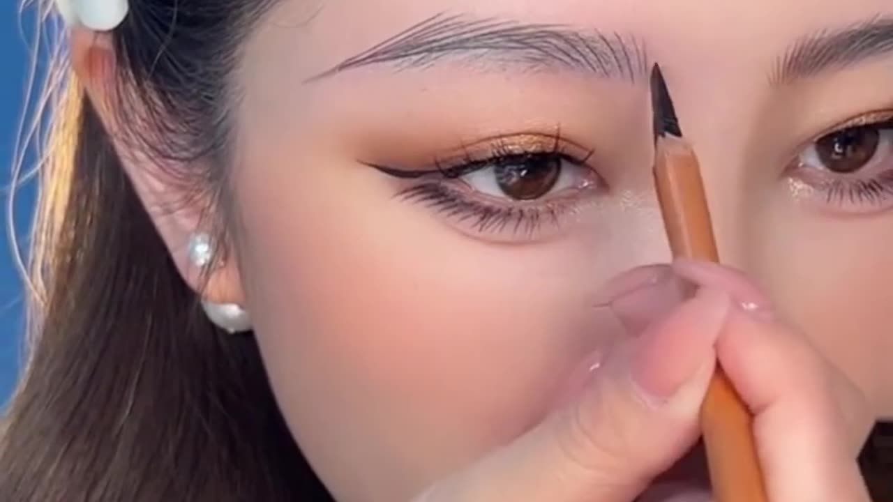 Perfect Eyebrow Shape Tutorial #short