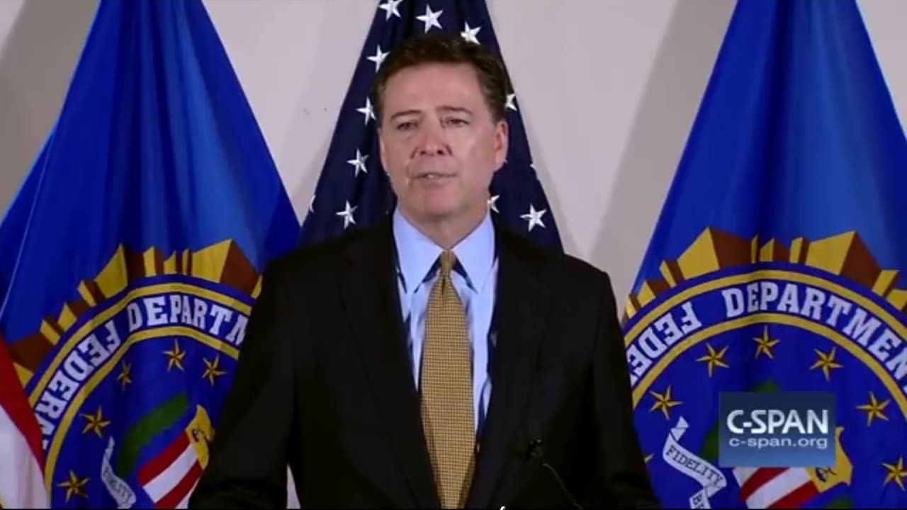 Hillary Clinton et James Comey remix : What Difference at This Point Does It Make ? (SocialistMop) (VOST)