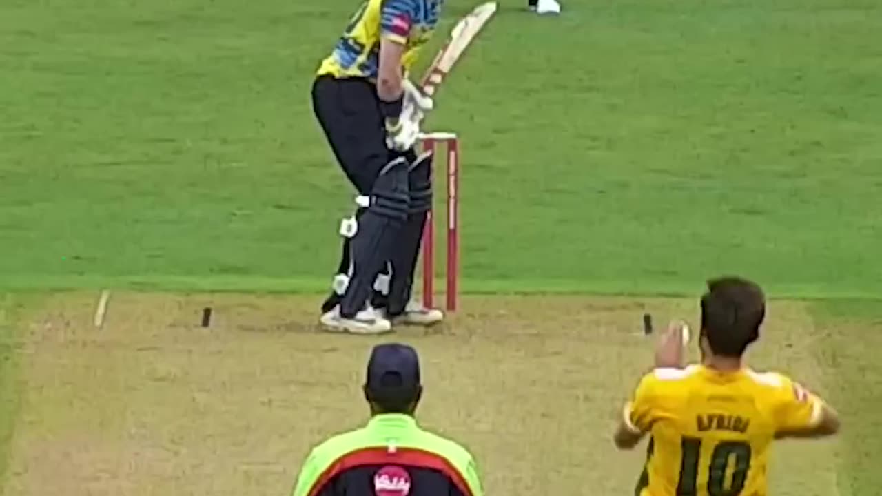 Shaheeh Shah Afridi Takes 4 Wickets in 1 Over