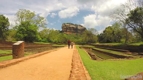 10 Best Places to Visit in Sri Lanka