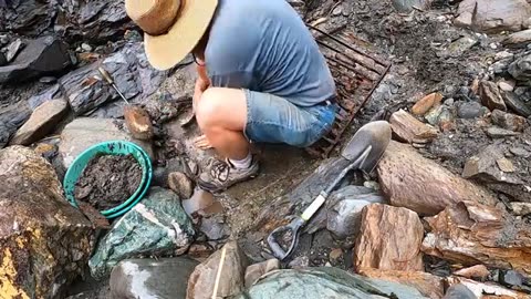 I found GOLD in an ILLEGAL ground sluice!