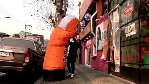 20 Second Korea: Inflatable Signs on the Road (에어간판/풍선간판)