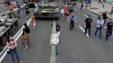Random guy started to play with my T80 Tank in Kyiv