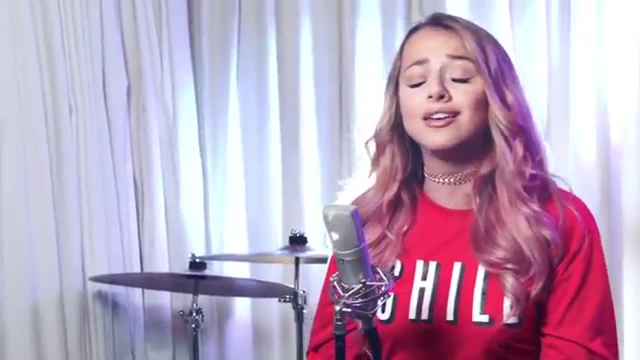 Charlie_Puth_-_Attention_(Emma_Heesters_Cover)(360p)