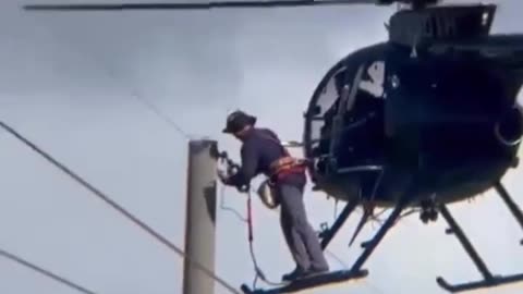 Helicopter line man