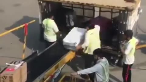 Baggage Handling: A Comparison of Airport Around the World