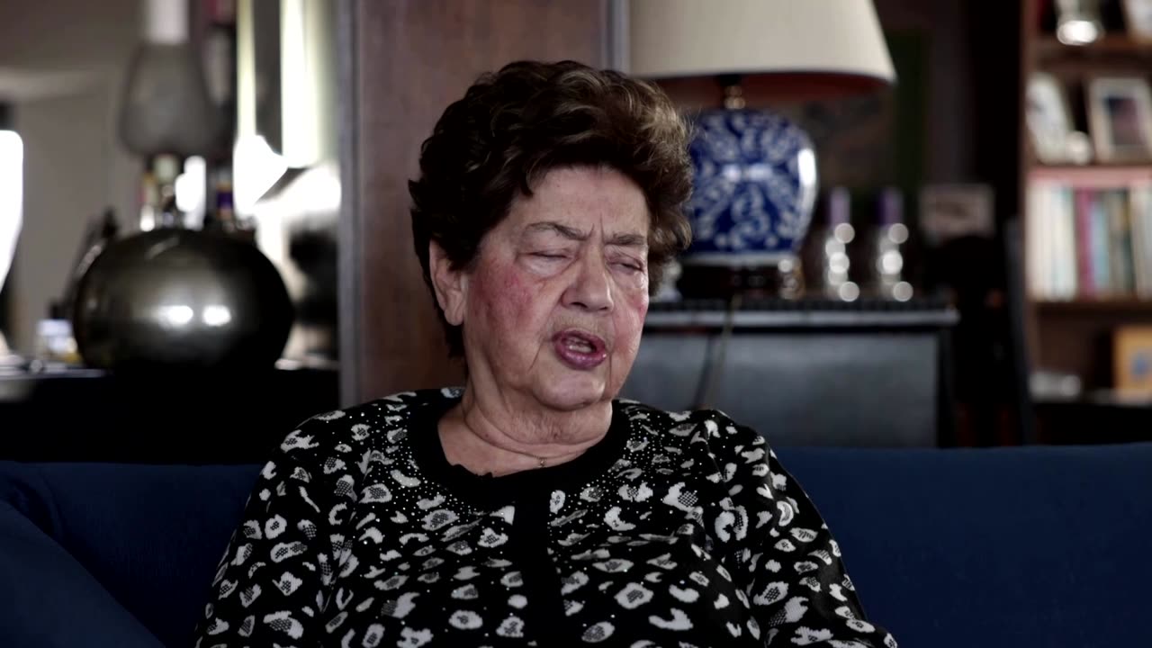 Holocaust survivor recalls cart of bodies 80 years on