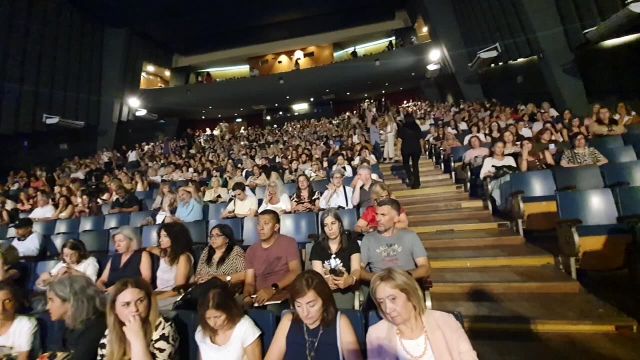 Así se enfrentó Leonardo González Bayona a Alberto Cormillot en un evento