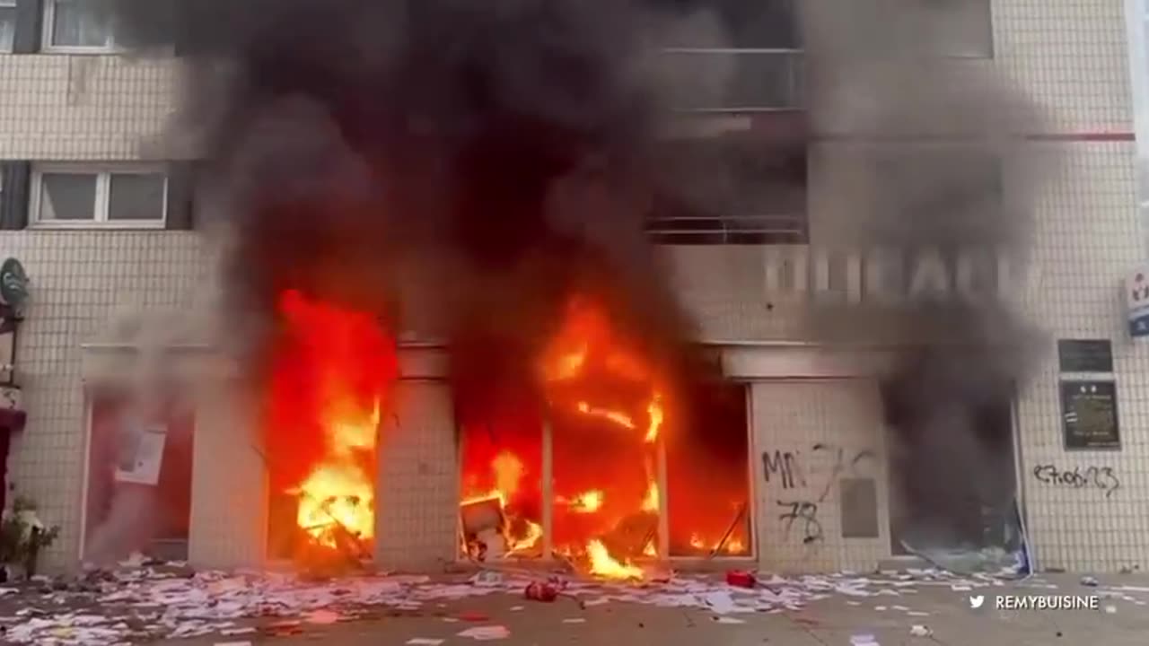 Islamic Riots of 2023 - France vs Poland