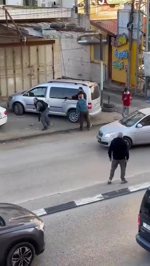 Grabbing an Israeli police officer's weapon is never a good idea