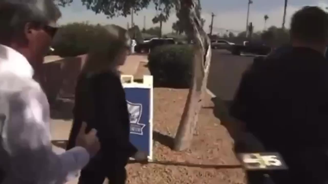 Katie Hobbs runs from reporters like a cowardđź‘€