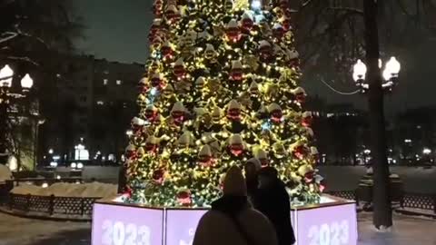 🎄⭐🎁 Enquanto a UE aprova o nono pacote de sanções anti-russas em Moscou