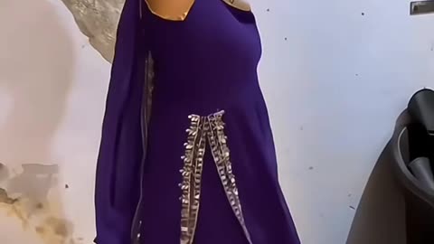 Cute Girl Dance on Punjabi song