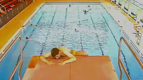 Most funny clip of mr bean in the pool .