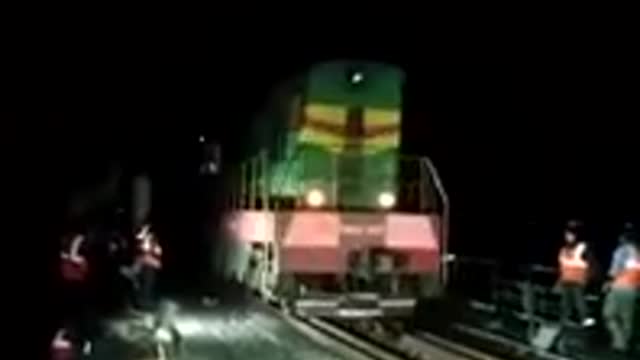 The first test train passed over the Crimean bridge — the Ministry of Transport