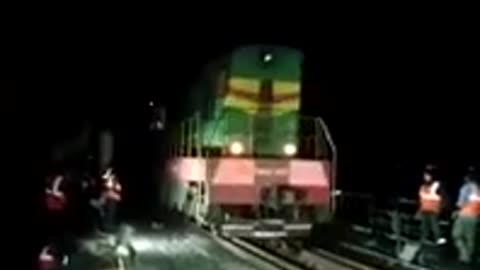 The first test train passed over the Crimean bridge — the Ministry of Transport