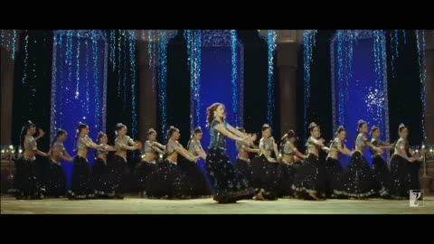 Aaja Nachle Title Song - Madhuri Dixit