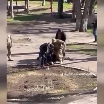 Hon na rekruty do ukrajinské armády ve Lvově