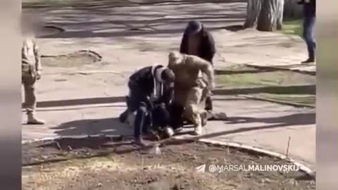 Hon na rekruty do ukrajinské armády ve Lvově