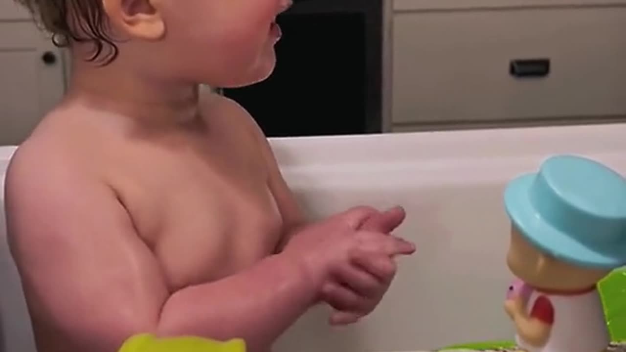 Donβt argue with baby ππ #drole #funny #bebedrole #babyfunny #bebedr
