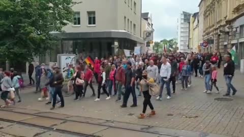 Thousands of Germans Take to the Streets in Protest of Sanctions Against Russia and Cost of Living