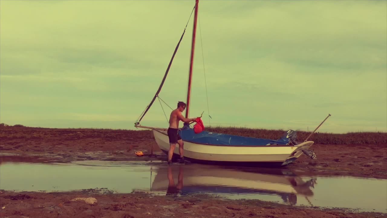 ...BOAT DON'T GO OVER THE HORIZON. 1 GOOD "FACT".