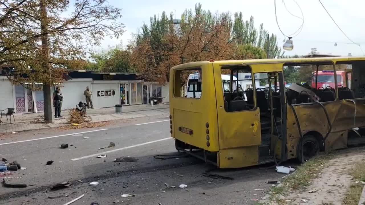 Donetsk, razzo "grad" ucraino fa strage in centro città