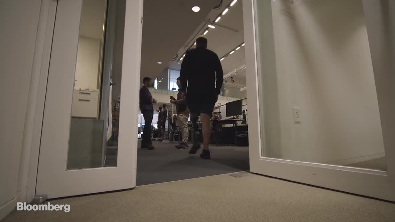 This MIT Engineer Built His Own Bionic Leg